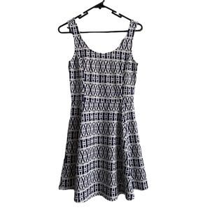 DIVIDED BLACK‎ & WHITE DRESS SIZE 6